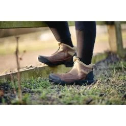 Hy Equestrian Cromford Short Zip Boots (Brown) -Sports - Equestrian Riding 84b00 4 pad 1000x1000